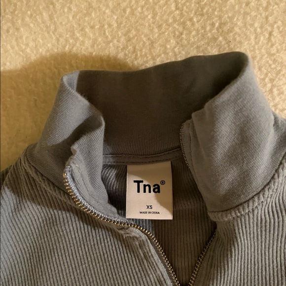 Aritzia Tna Quarterzip Longsleeve - Picture 2 of 3